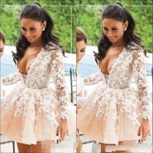 2020 Sexy Champagne Cocktail Jurken Diepe V-hals Kant 3D Bloemen Lange Mouwen Korte Mini Ball Gown Celebrity Prom Party Homecoming Towns