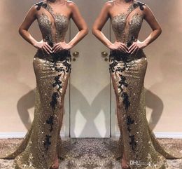 2020 Sexy Mermaid Avondjurken Eén schouder Reflecterend Zilver met zwarte pailletten Lange Party Celebrity Jurken Split Prom Dress BC1440