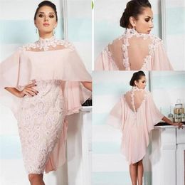 2020 Sexy Korte Blush Roze Moeder Van Bruid Jurken Illusion Chiffon Kant Applicaties Kralen Met Wraps Plus Size Party bruiloft Gast 2031