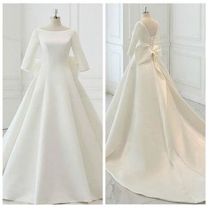 2020 Robes de mariée en satin simples 3 4 manches longues à nœud lacet de la cathédrale de train de la cathédrale