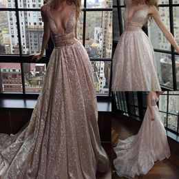 2020 Spaghetti-bandjes A-lijn Diepe V-hals Court Trein Open Back Champagne Sequined Prom Dress with Beading Cutout Side-avondjurken