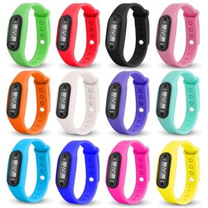 2020 Sport Smart Bracelet Montre Bracelet Affichage Fitness Jauge Step Tracker Digital LCD Podomètre Run Step Marche Calorie Compteur 874 Z2