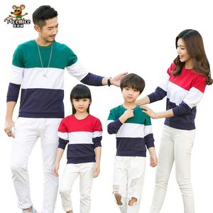 2020 Spring Automn Family Matching Tenues à manches longues Stripe Père Mère fille Baby Girl Garçons Family Clothes LJ201111