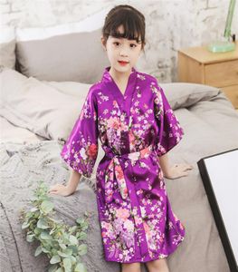 2020 printemps été enfants Satin Robes Kimono Robe de bain enfants fleur imprimé fille soie peignoir enfants col en V à lacets chemise de nuit 4195379