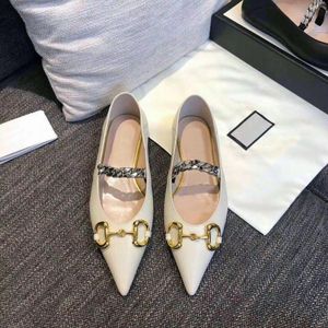 2023 été nouveau designer femme chaussures habillées 100% cuir marque de mode chaussures pointues métal lettre luxe dame plat chaussures décontractées taille 35-41