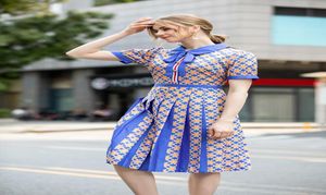 2020 zomer dames dragen Europese en Amerikaanse stijl shortsleeveved reversriemriem print taille slanke middelgrote geplooide jurk5702573