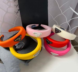 2020 Bandons de bande de coiffure d'éponge Éponse Bands à cheveux pour femmes Lettre de cheveux Coiffe Girl Elastic Bandband Sports Band Hair Band Wrap6459206