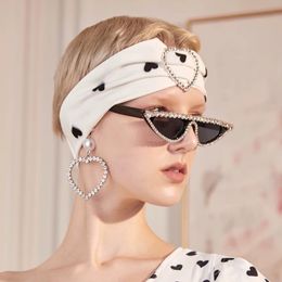 Vintage Cateye Party Sunglasses Volledige Rhinestones Zonnebril Dames Zwart Driehoek Frame Modeontwerper UV400 Groothandel