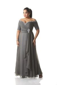 2020 Vintage Off Shoulder Silver Grey Mother Off Bride Jurken Chiffon Crystal Beaded Ruches Ruched Wedding Guest Plus Size Motherjurken