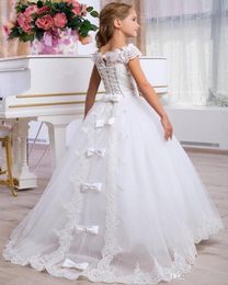 2020 Witte mooie schattige bloem meisje jurken vintage prinses geappliceerd dochter peuter mooie kinderen formele eerste heilige communie jassen