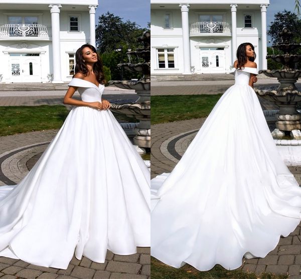 2020 Satin blanc hors de l'épaule robe de bal robes de mariée drapée tribunal train robes de mariée longue robe de réception de mariage nouveaux robes