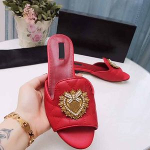 2020 femmes designer plat pantoufles femmes tout match robe en plein air haute qualité sandales noir rose rouge marron grande taille pantoufles