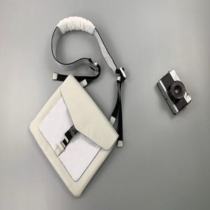 2020Nieuw 30 Zwart en wit zijn optioneel Postman's Bag411 Fashion schuin kruispakket Afmeting28 x 22 x 3 cm296G