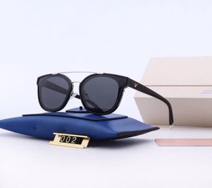 2020New Fashion Design Sunglasses Circle K Gold Frate Protection Glasses Fashion Avantgarde Restoring Woards With Hig3500863