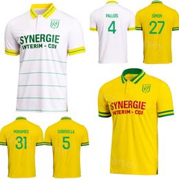 2023-24 Club Nantes Maillot de football Nantes 27 Moïse Simon 16 Rémy Descamps 31 Mostafa Mohamed 25 Florent Mollet 5 Pedro Chirivella Quentin Merlin Kits de maillot de football