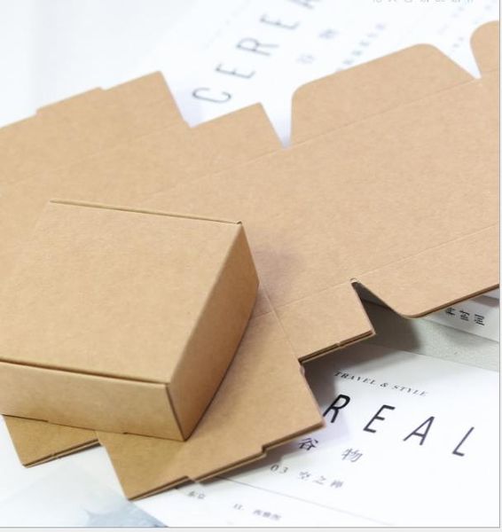 2021 Caja de papel Kraft marrón pequeña de 3 tamaños Cajas de embalaje de cartón para regalo Favor de la boda Empaque Jabón Hornear akes Galletas Caja de embalaje de chocolate