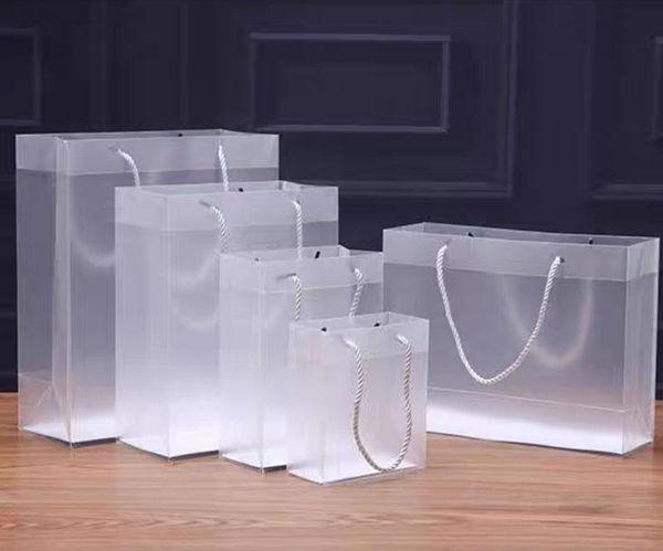 2021 Sacchetti regalo in plastica PVC smerigliato 8 dimensioni con manici Borsa in PVC trasparente impermeabile Borsa trasparente Bomboniere Confezione regalo