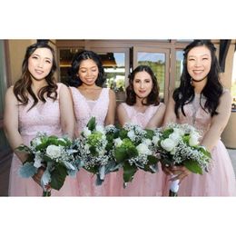 2021 Een roze bruidsmeisje jurken lijn tule kanten applique kralen vloer lengte lint wink