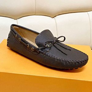 2022 Arizona Moccasin Mens Lvxnba Mocasines Zapatos Negro Marrón Gamuza Plata Lock Bow Mocasines Diseñador Entrenadores Zapatos casuales planos con caja 306