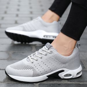 2021 Llegada Moda Cojín Zapatos para correr Transpirable Hombres Mujeres Diseñador Negro Azul marino Gris Zapatillas de deporte Zapatillas de deporte Tamaño EUR 39-45 W-1713