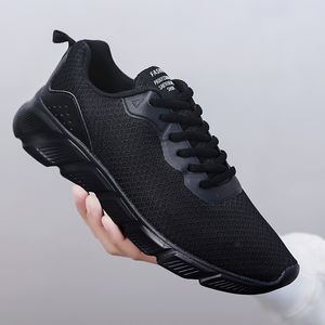 2021 Arrivée Top Qualité Chaussures de course Sport Hommes Femmes Super Light Golding Tennis Tennis Sneakers en plein air Grand taille 39-47 Y-W705