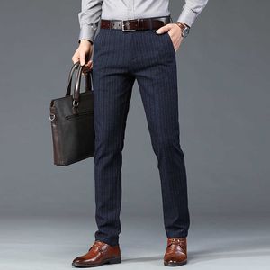 2021 herfst nieuwe mannen slim-fit katoen stretch casual broek zakelijke mode hoge kwaliteit broek mannelijk merk zwart grijs y0811