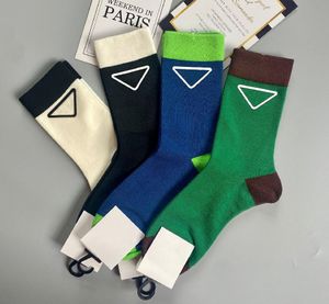 2021 Automne Hiver Hommes Femmes Designer Chaussettes Ethnique Couple Longue Chaussette Unisexe Lettres Broderie De Luxe Planche À Roulettes Coton Harajuku Épais Rue Bas