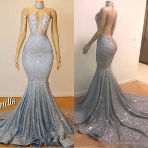 2021 Sirène sans dos pour robes longues de soirée accrocher le cou en tulle appliques perlées à paillettes de soirée formelle personnalisée.