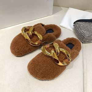 2021 baotou slippers lederen metalen ketting slijtvaste platte sandalen vrouwen casual maat 35-41 harige gratis schip jelly basketbalschoenen retro schoen voor een vrouw