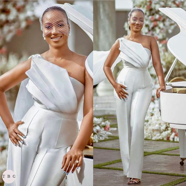 2021 plage une épaule robes de mariée combinaisons robes de mariée sexy blanc ivoire satin plis volants pantalon costumes cheville longueur robe de mariée