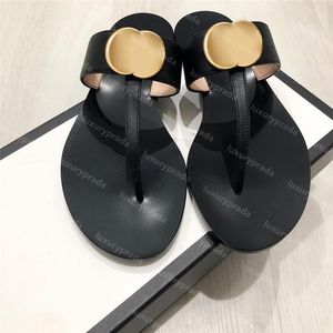 2021 Beach Summer Luxury Designers pantoufles Sandales baskets guccie pour femme Mode Tongs dame Cuir Chaussures en métal Double Boucle Sabots Diapositives Grand
