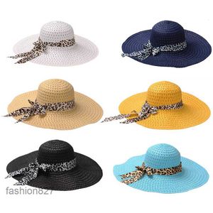 2021 Big Brim Floppy Fold Sun Chat Chapeaux d'été pour les femmes Protection du chapeau de paille