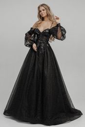 2021 Zwarte gotische trouwjurken jurken van de schouder lange mouwen pailletten tule sparkle gothic bruids gewaden met kleur niet wit