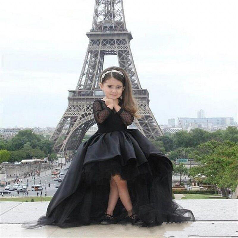 2021 Black Lace Flower Girls Dresses for Weddings Jewel Neck Princess Satin High Low Little Girls Pageant Klänningar med Bow