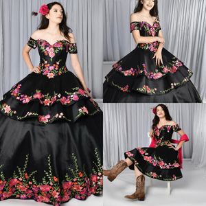 2022 Black Quinceanera Jurken Charro Afneembare Rok Floral Geborduurd Off The Shoulder Sweet 16 Dress Mexican Theme Plus Size Gothic