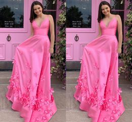 2021 Blush Pink Formal Prom Dress Satén Spaghetti Escote en V Flores hechas a mano Nuevo estilo Vestidos de noche Fiesta Homecoming Vestido largo Desfile
