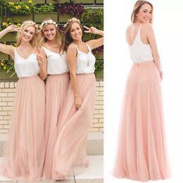 2021 Blush roze tule tweedelig bruidsmeisje jurken lange goedkope witte v-hals ruches vloerlengte boho bruidsmeisje jurken