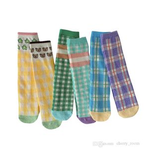 2021 Jongens Meisjes Cartoon Sokken Ins Mode Kinderen Plaid Fall Bright Color Check Sok Kids Gestapelde Heuling Mid-Drum Katoen Hosiery D120