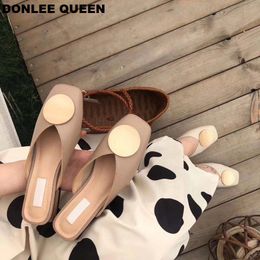 2021 marque Designer femmes pantoufles sans lacet Mules talon plat chaussures décontractées britannique boucle diapositives en bois bloc talons chaussures d'été ASD222