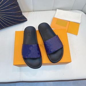 2021 Marca mujer zapatilla Diseñador de calidad superior dama Sandalias verano moda gelatina diapositivas zapatillas de tacón alto zapatos casuales de lujo Alfabeto de cuero para mujer zapato de playa 1203
