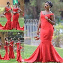 2021 Vestido de dama de honor Vestidos largos africanos con cuello en V para boda Tallas grandes Sirena Vestidos de dama de honor Tren de barrido satinado Ropa formal para mujeres
