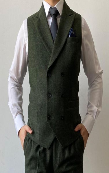 2021 Chalecos de novio verde británico Doble botonadura Lana marrón Espiga de espiga Tweed Chaleco de padrinos de boda Traje para hombre Vestido de chaleco de boda de fiesta 7121162