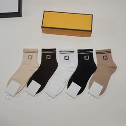 2021 Klassieke Sport Designer sokken Vrouwen Sok casual heren 100% Katoen hoge kwaliteit 5 Paren/doos borduren groothandel met doos reaztgr