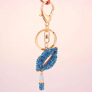 Porte-clés de voiture, artisanat créatif, lèvres rouges, bouche, bijoux, couronne, accessoires de sac pour dame, pendentif en métal, cadeau de couple romantique, 2021