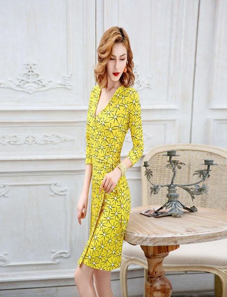 2021 Diseñador Fashion Women039s PG DVF Summer Slim Yellow Tallwer Impresión Vestena de vacaciones para mujeres9256198