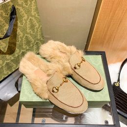 2021 Diseñador Mocasines de cuero genuino Muller Slipper con hebilla Moda Mujeres Princetown Ladies Casual Fur Mules Flats Nuevo 34-41