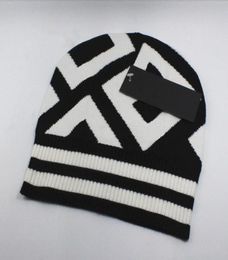 2021 Diseñador Hombres Invierno Beanie Mujeres Skull Caps Hat Cap Ski Hats Snapback Máscara para hombre Algodón Unisex Cashmere Patchwork Cartas Luxu3455505