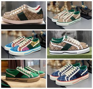 Tennis 1977 Toile Chaussures de sport Luxurys Designers Womens Shoe Italy Green And Red Web Stripe Rubber Sole Stretch Cotton Low Top Mens Sneakers