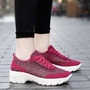 2021 Designer Running Shoes para mujer Blanco Gris Púrpura Rosa Negro Moda para hombre Zapatillas de deporte de alta calidad para deportes al aire libre tamaño 35-42 ey