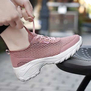 2021 Designer Running Schoenen voor Dames Wit Grijs Paars Roze Zwart Mode Mens Trainers Hoge Kwaliteit Buitensport Sneakers Maat 35-42 QP